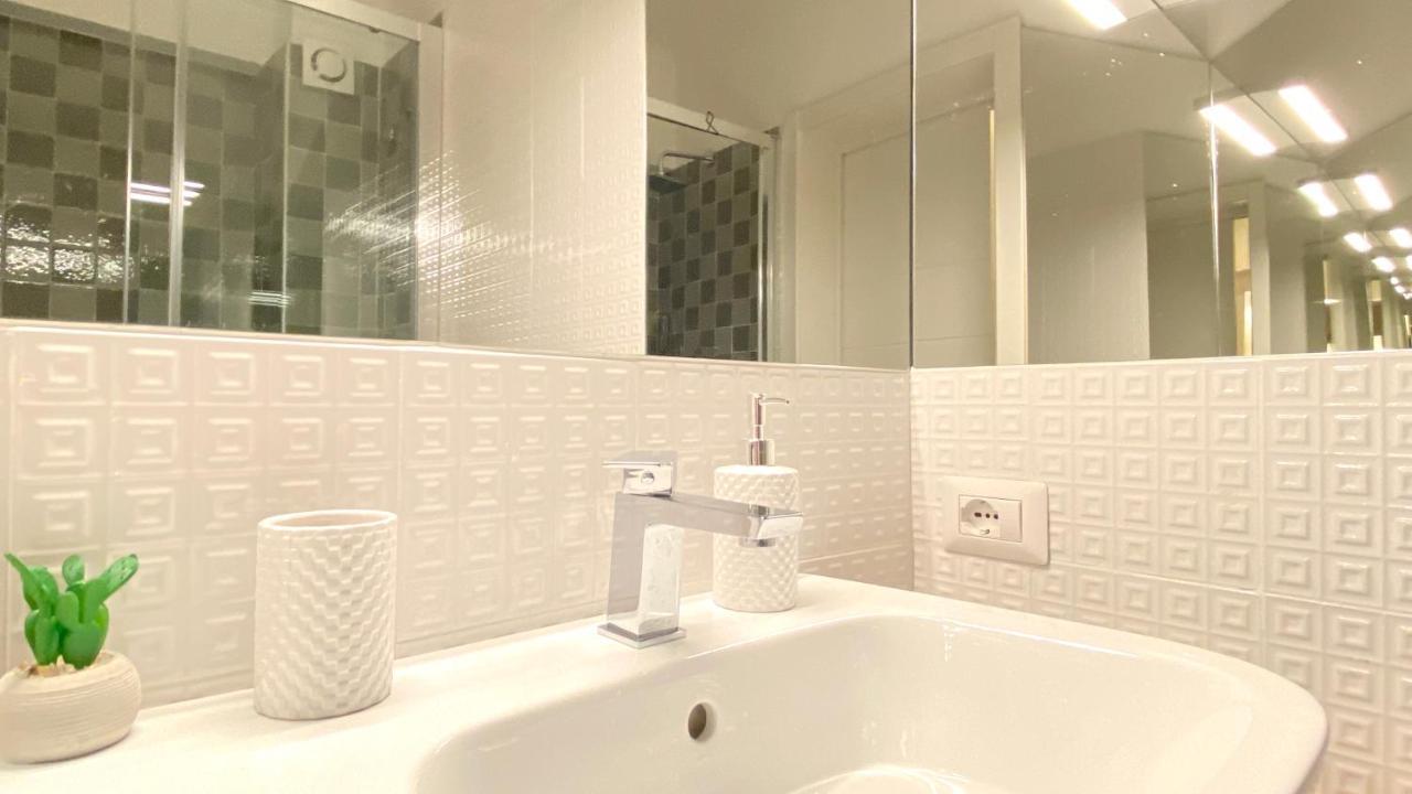 Palm'S House Apartment Napoli Bagian luar foto