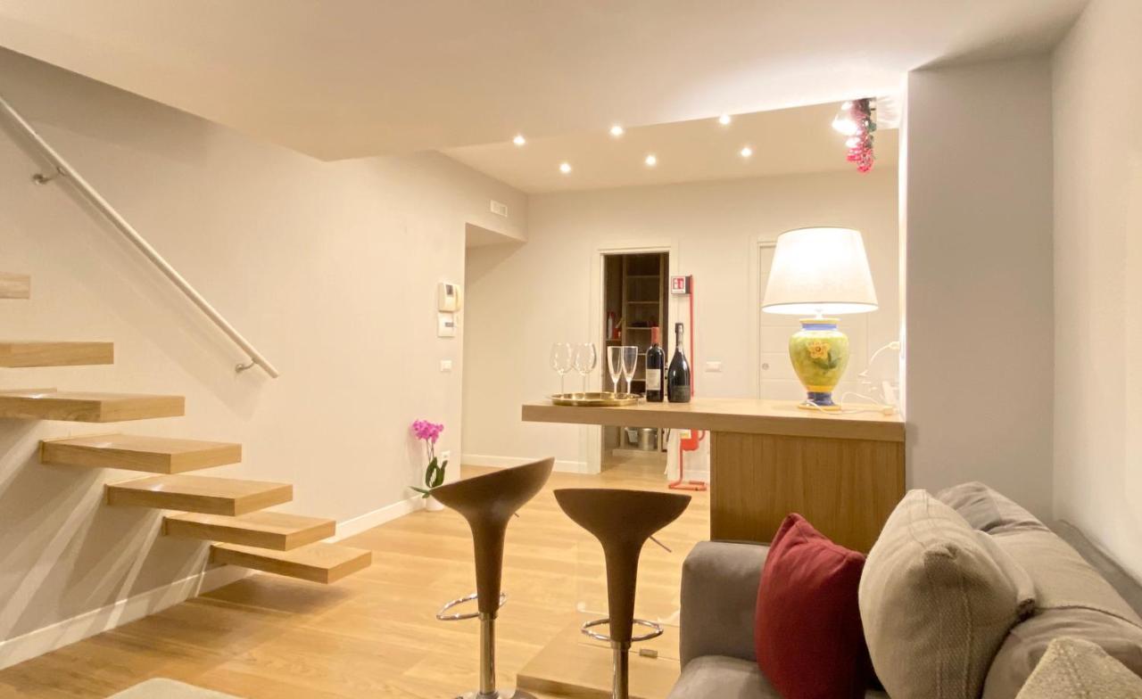 Palm'S House Apartment Napoli Bagian luar foto
