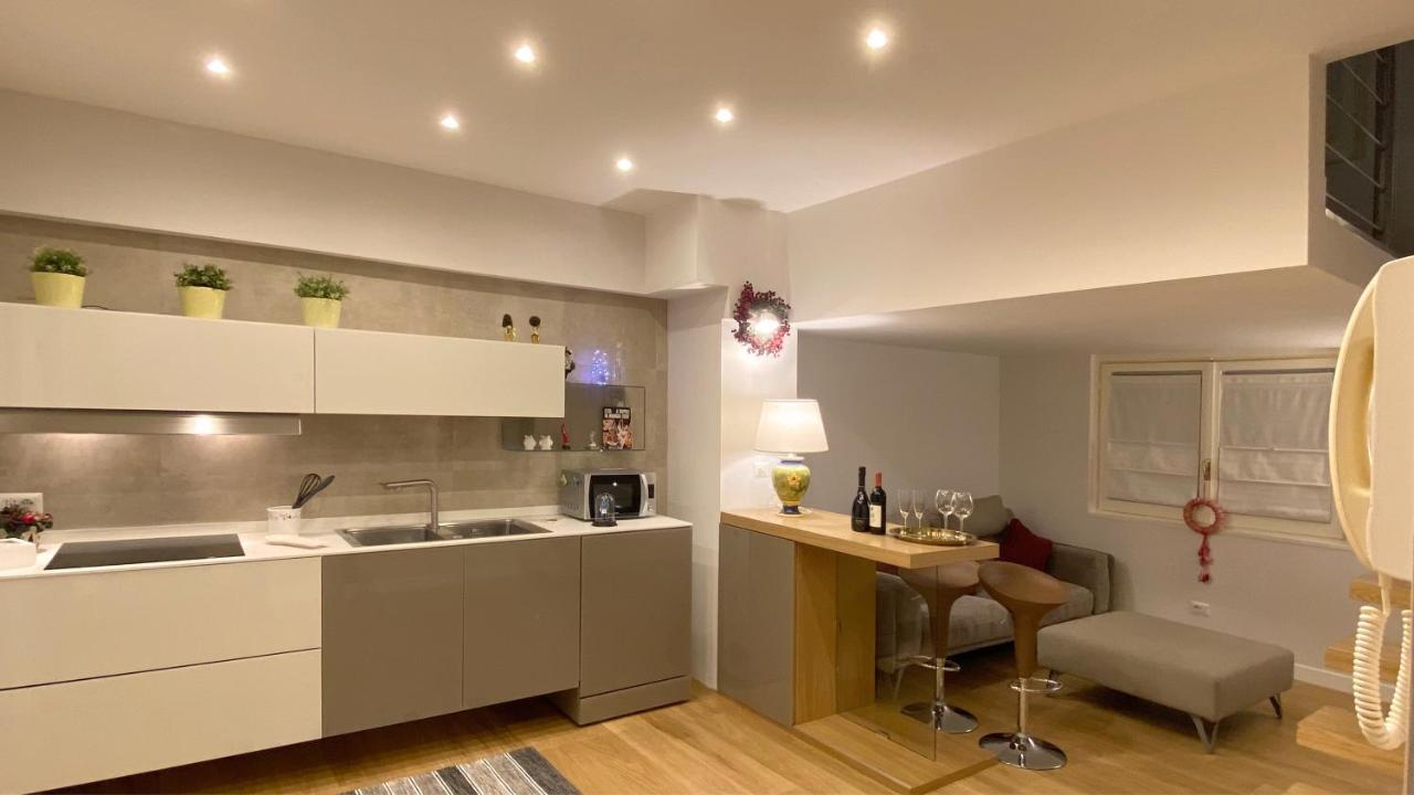 Palm'S House Apartment Napoli Bagian luar foto